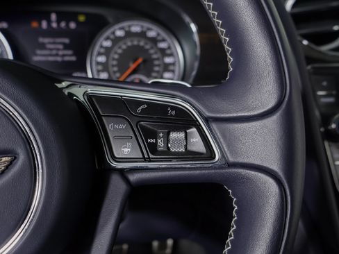 Used 2019 Bentley Bentayga AWD/4WD image 26