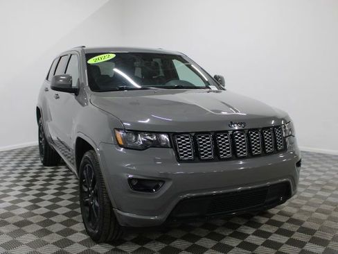 Used 2022 Jeep Grand Cherokee Laredo X image 8