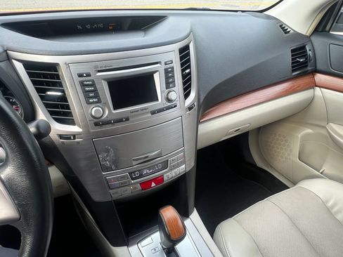 Used 2014 Subaru Outback 2.5i Limited AWD/4WD image 22