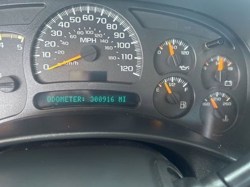 Used 2005 Chevrolet Silverado 3500 LS w/ Heavy-Duty Power Package image 23