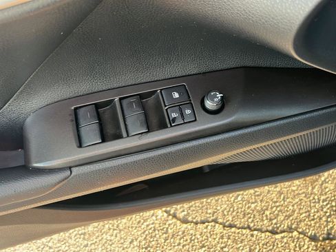 Used 2023 Toyota Camry SE image 31