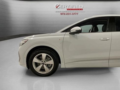 Used 2024 Audi Q4 e-tron Prestige image 95