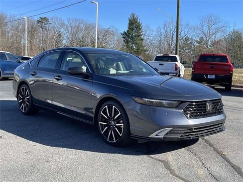 Used 2024 Honda Accord Touring image 7