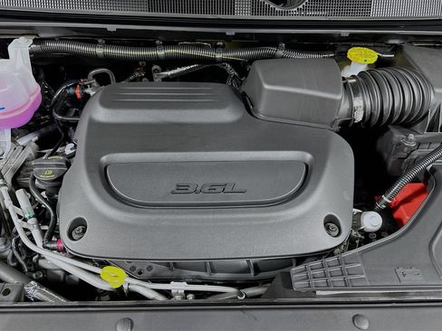 New 2026 Chrysler Pacifica Select AWD/4WD image 18