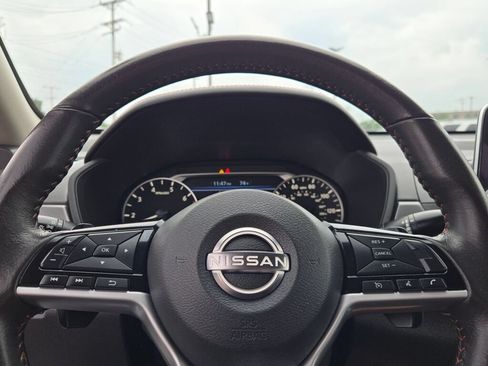 Used 2024 Nissan Altima 2.5 SR FWD image 31