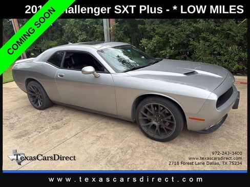 Used 2018 Dodge Challenger SXT Plus RWD image 1