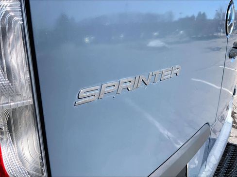 Used 2019 Mercedes-Benz Sprinter 170 image 31