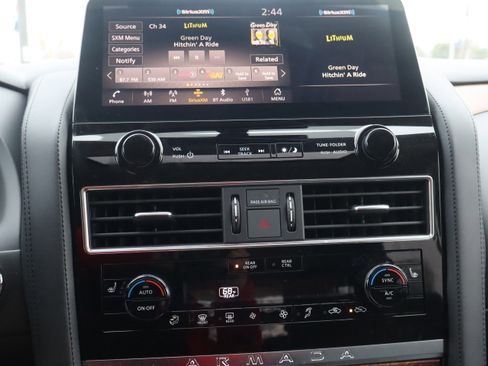 Used 2024 Nissan Armada SL w/ Captain's Chairs Package image 19