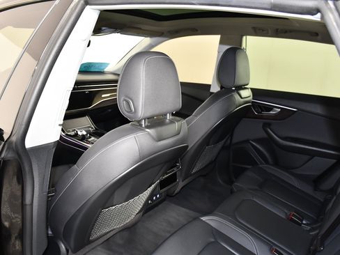 Used 2020 Audi Q8 Premium Plus w/ Premium Plus Package AWD/4WD image 44