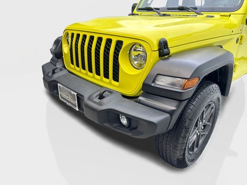 Used 2024 Jeep Wrangler Sport S image 16