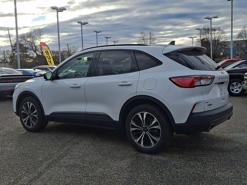 Certified 2022 Ford Escape SE w/ SE Sport Appearance Package image 7