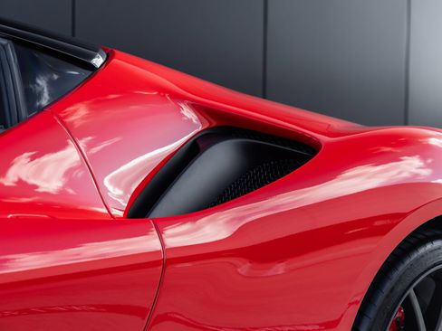Used 2022 Ferrari SF90 Stradale AWD/4WD image 17