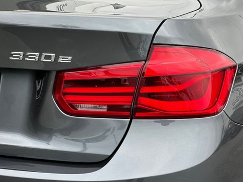Used 2017 BMW 330e RWD image 25
