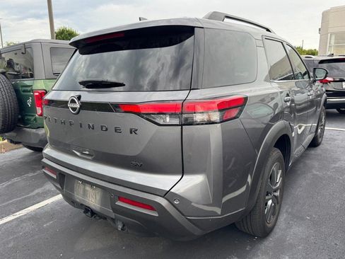 Used 2023 Nissan Pathfinder SV w/ SV Premium Package FWD image 4