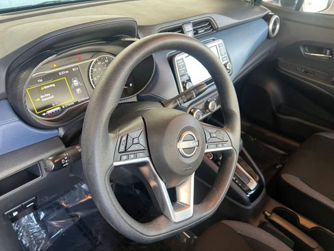 Used 2025 Nissan Versa SV image 28