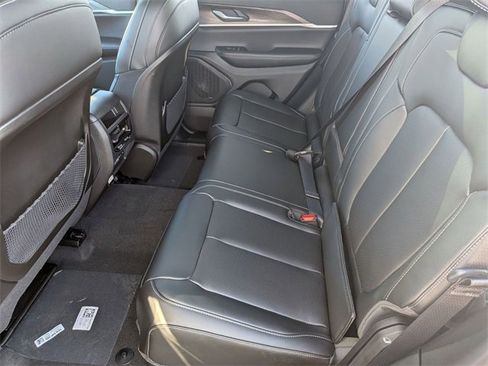 New 2025 Jeep Grand Cherokee Limited w/ Luxury Tech Group II image 27