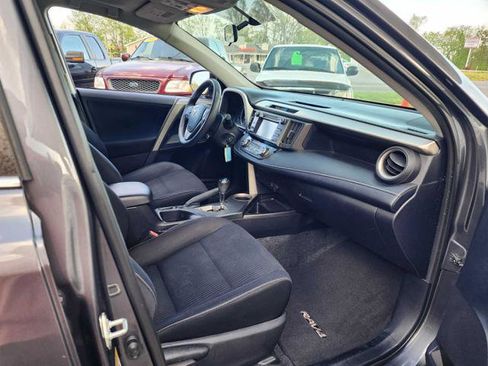 Used 2013 Toyota RAV4 XLE image 17