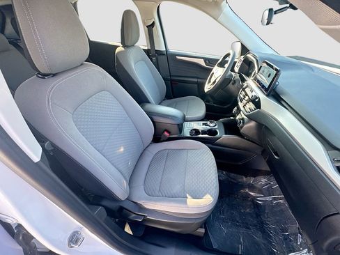 Used 2022 Ford Escape SE image 25