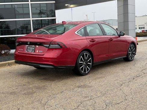 Used 2023 Honda Accord Touring image 3