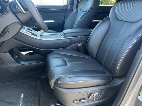 Used 2025 Hyundai Palisade Calligraphy image 23