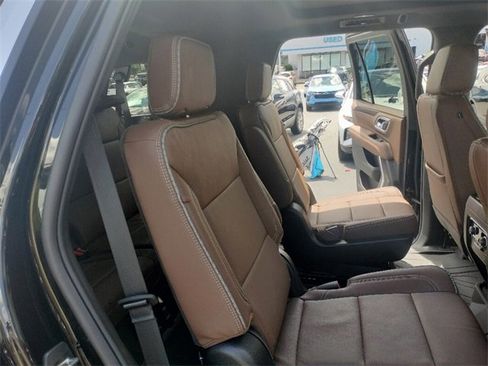 Used 2024 Chevrolet Tahoe High Country image 23