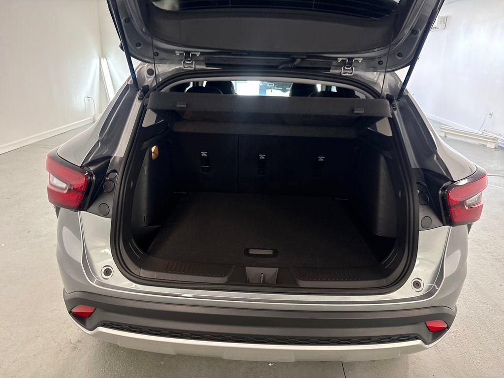 New 2026 Chevrolet Trax LT w/ LT Convenience Package FWD image 8