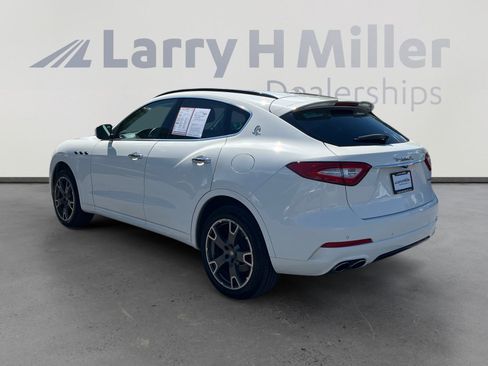 Used 2017 Maserati Levante w/ Sport Package image 3