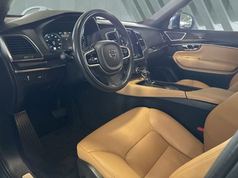 Used 2019 Volvo XC90 T6 Momentum w/ Protection Package Premier image 11