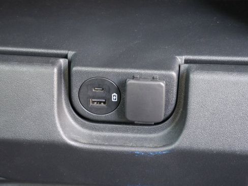 Certified 2022 Ford F150 XLT w/ Equipment Group 302A High image 32