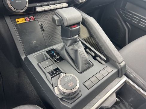 Used 2025 Toyota Tacoma TRD Sport w/ TRD Sport Upgrade Package image 13