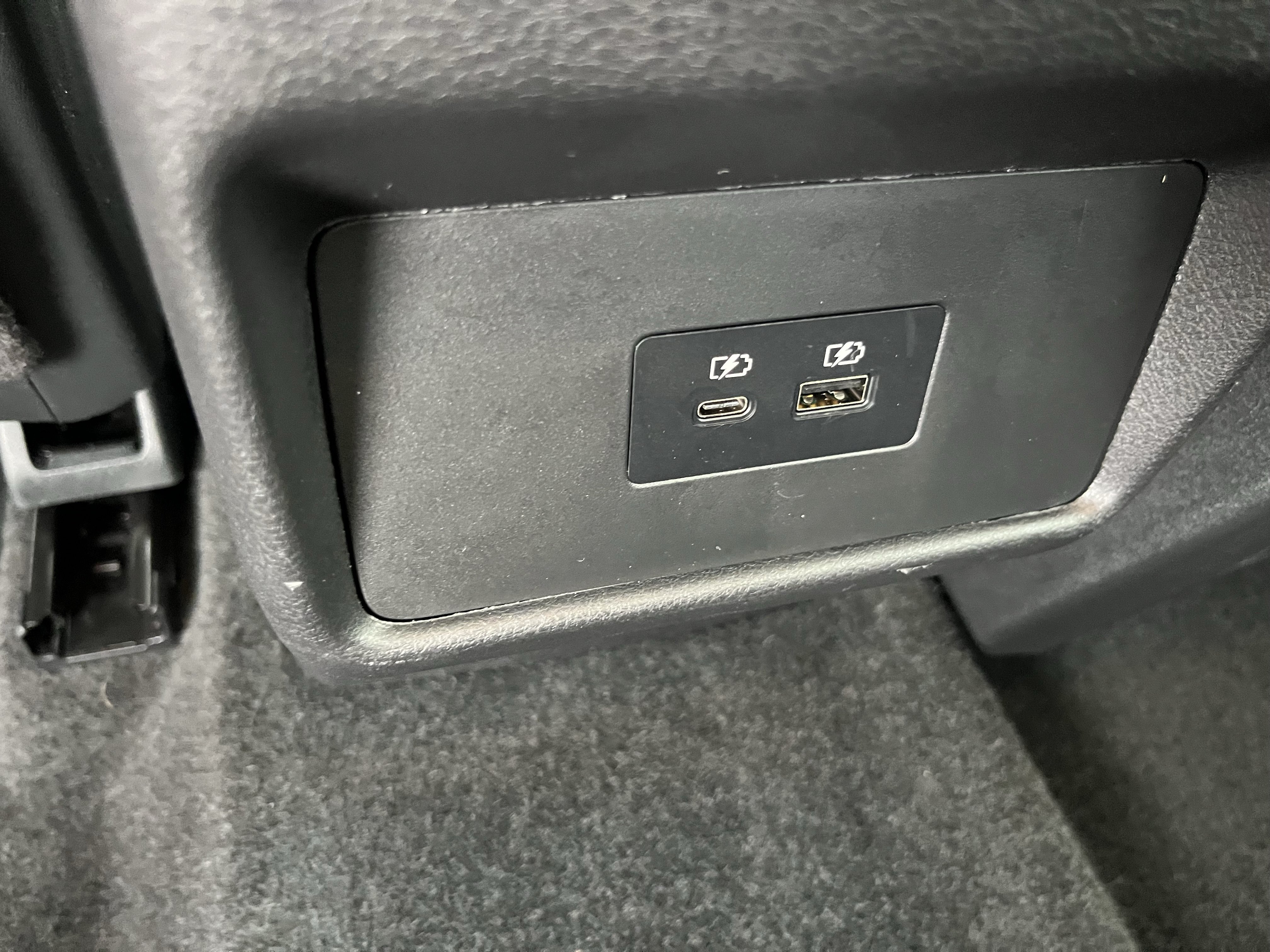 Used 2023 Nissan Rogue SV AWD/4WD image 18