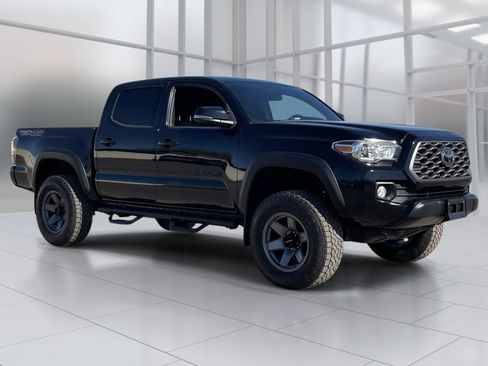 Used 2020 Toyota Tacoma TRD Off-Road w/ Technology Package AWD/4WD image 8