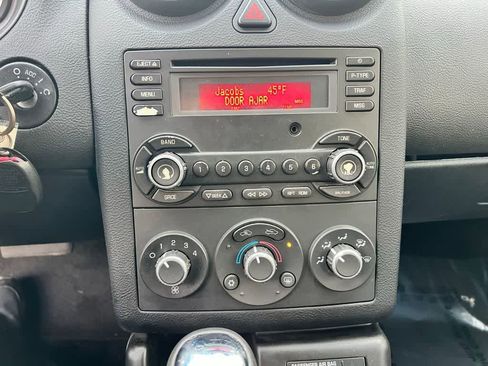 Used 2009 Pontiac G6 Sedan w/ Preferred Package image 28