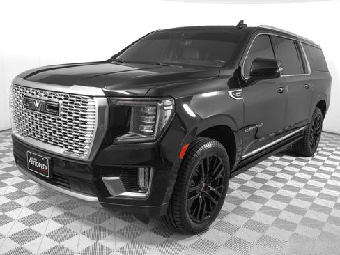 Used 2021 GMC Yukon XL Denali w/ Denali Ultimate Package AWD/4WD image 7