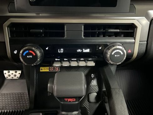 Used 2026 Toyota Tacoma TRD Sport w/ TRD Sport Upgrade Package AWD/4WD image 17