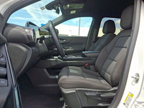 Used 2025 Chevrolet Equinox LT AWD/4WD image 13