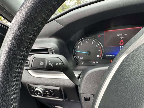 Certified 2022 Ford Explorer XLT w/ Equipment Group 202A AWD/4WD image 30