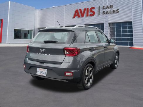 Used 2025 Hyundai Venue SEL FWD image 6
