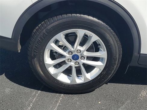 Used 2020 Ford Escape SE image 7