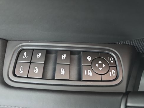 Used 2024 Porsche Cayenne S image 28