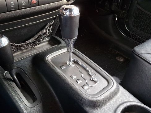 Used 2018 Jeep Wrangler Unlimited Sport S image 14