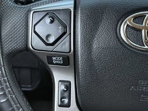 Used 2022 Toyota Tacoma SR5 RWD image 15
