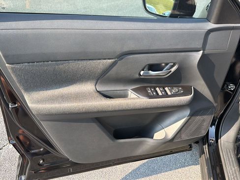 Used 2026 Nissan Kicks SV w/ SV Premium Package FWD image 16