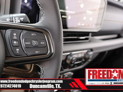 New 2025 Jeep Gladiator Sport image 29