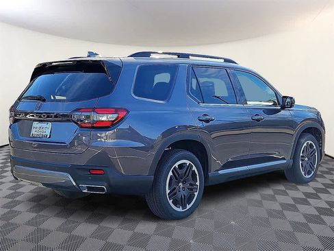 New 2026 Honda Pilot Touring image 3