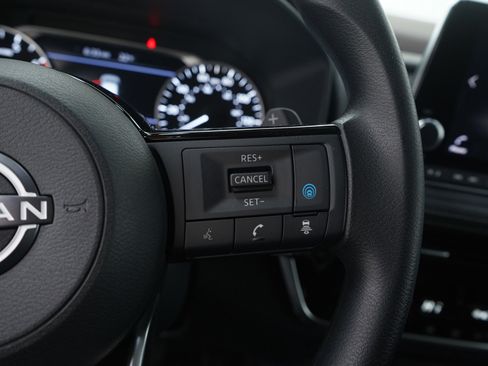 Used 2022 Nissan Rogue SV image 27