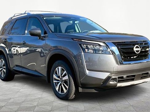 New 2025 Nissan Pathfinder SL image 1