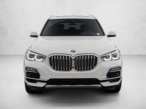 Used 2019 BMW X5 xDrive50i w/ Executive Package image 2