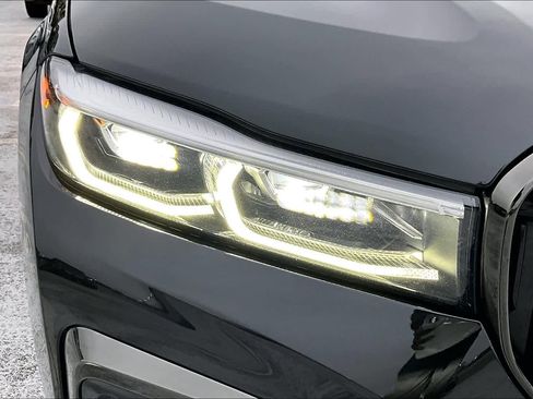 Used 2020 BMW 745e xDrive image 26