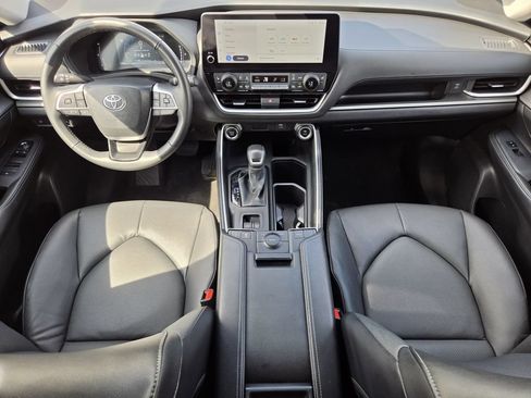 Used 2025 Toyota Grand Highlander FWD image 13